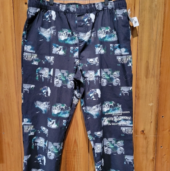 Disney Other - Disney Men's Black Graphic Pants